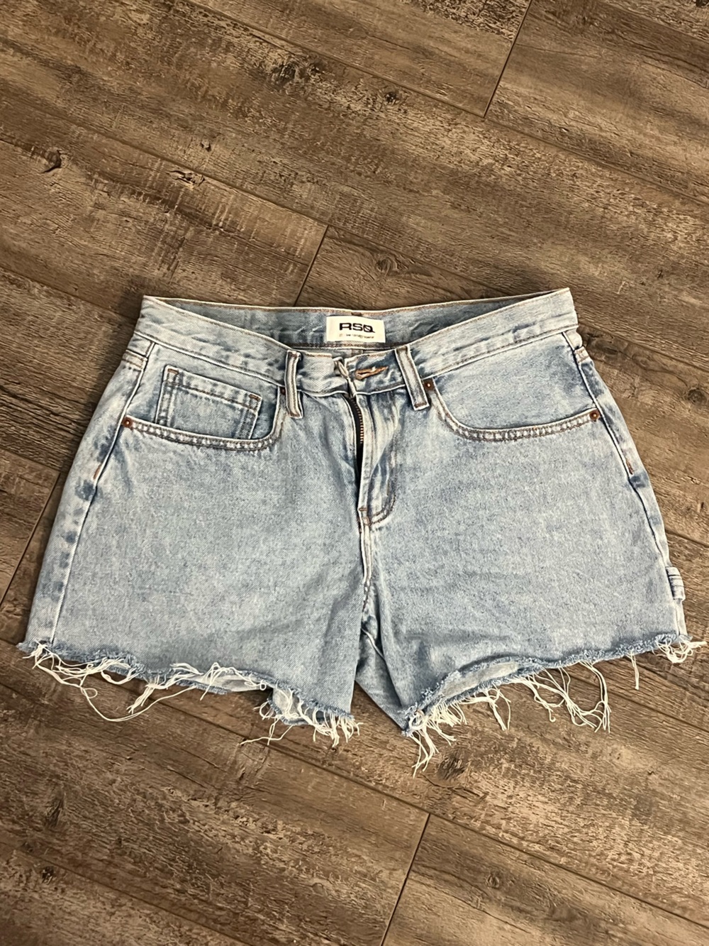 RSQ Women’s Low Rise Baggy Carpenter Shorts - Picture 3 of 5